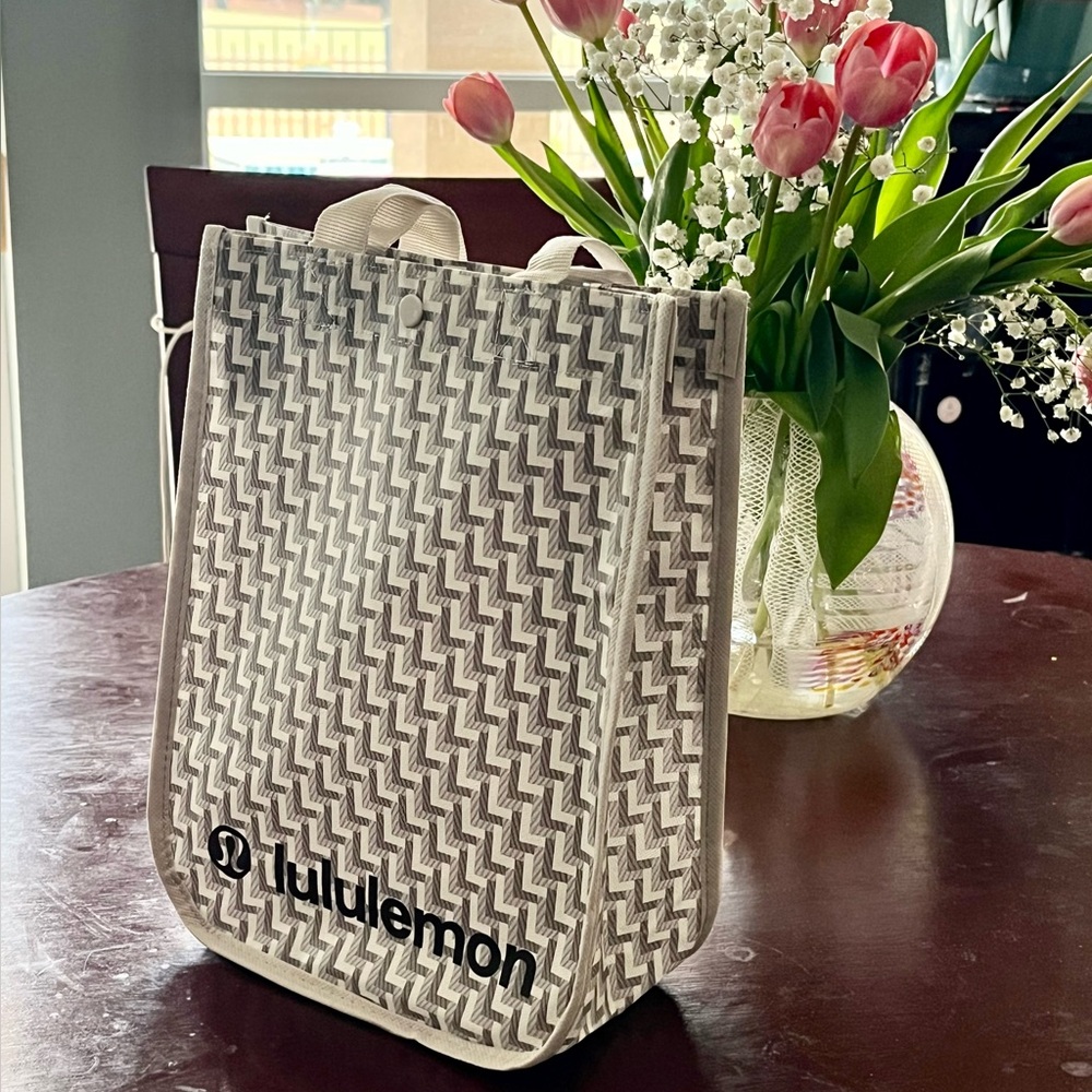 3/$25 New Lululemon Tote Bag